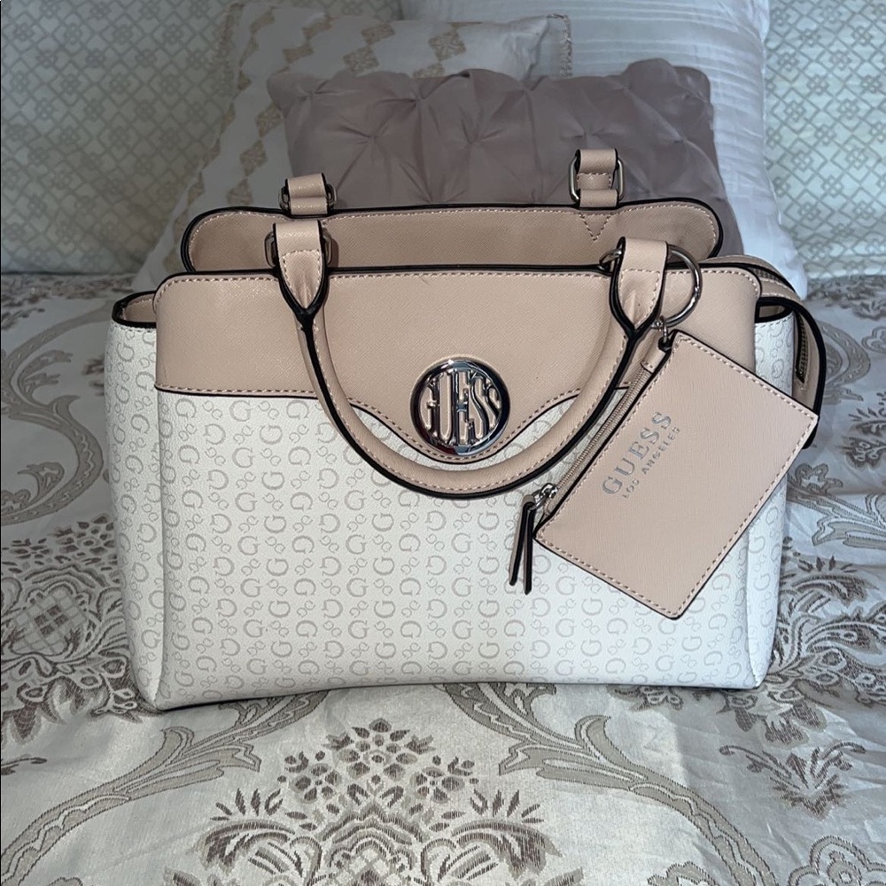 Guess Tote Bag, don't really know why I bought it.